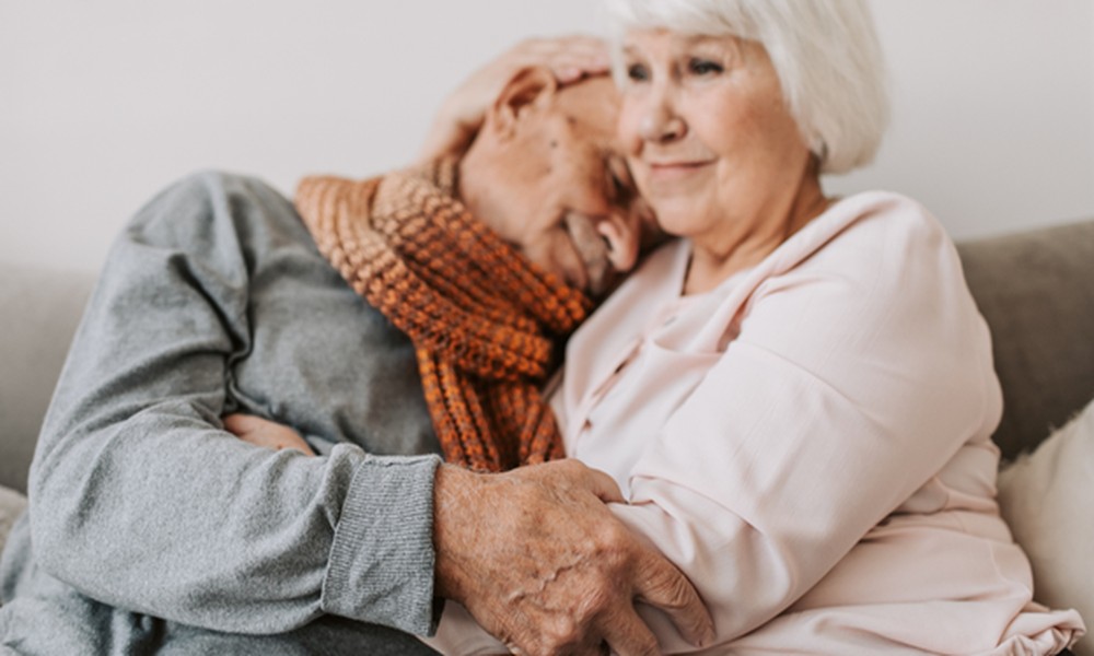 6 Creative Social Activities a Professional Senior Companion Uses to Promote Cognitive Health